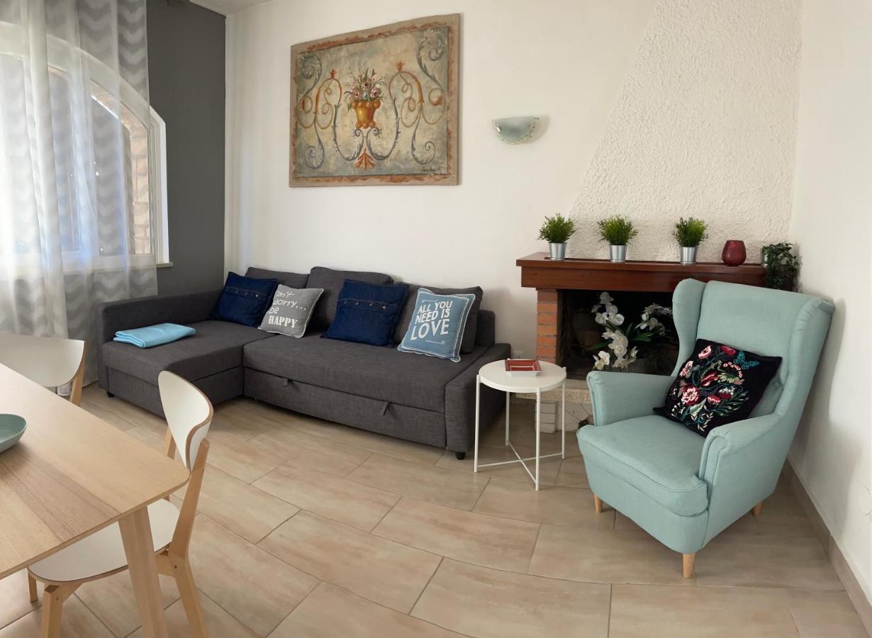 Il Capriccio Di Silvia Villa Sirmione Exteriör bild