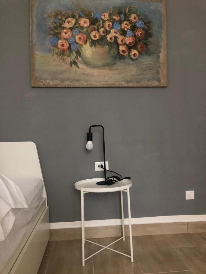 Il Capriccio Di Silvia Villa Sirmione Exteriör bild